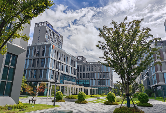 西宁工业地产投资新蓝海——新能源产业园区崛起